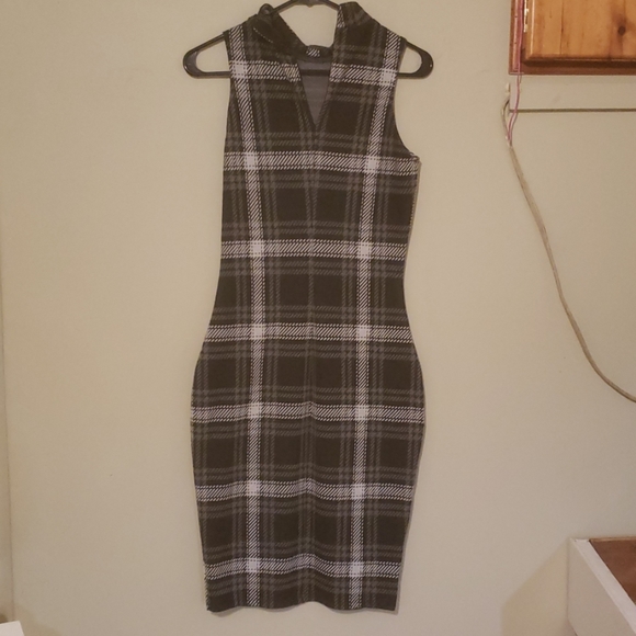 Le chateau dress - Picture 2 of 2